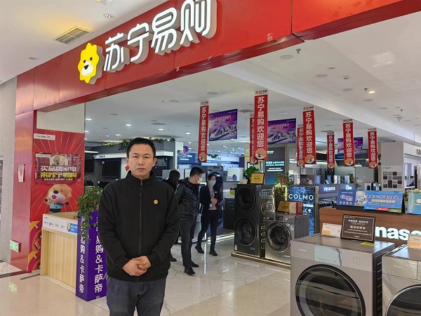 曾经他和妻子送煤气、卖米线，如今在天津拥有5家门店