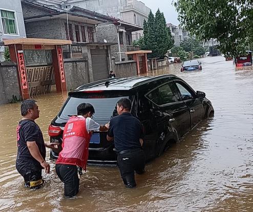 人保守护 风雨无阻