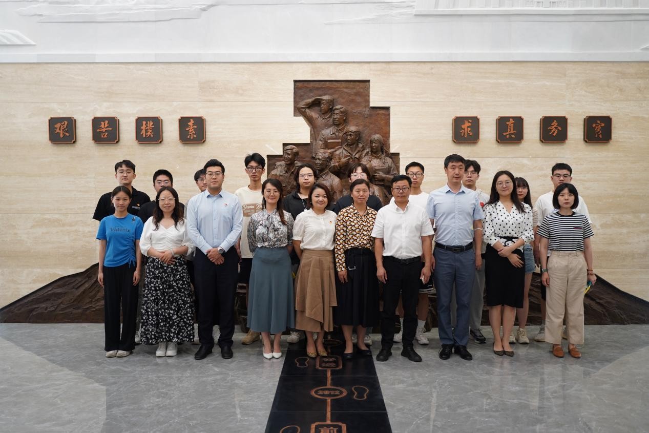 公益助学，菜百股份“学子阳光”助学项目回访高校