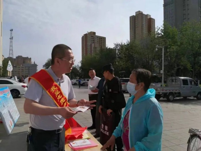 78保险宣传日，中国人保为奋斗的你加把劲