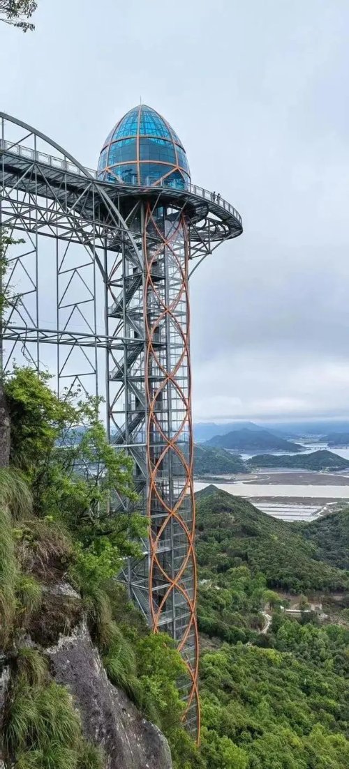 浙江多景区实现“无痛爬山”引热议 网友：山一步没爬 景一处没落下